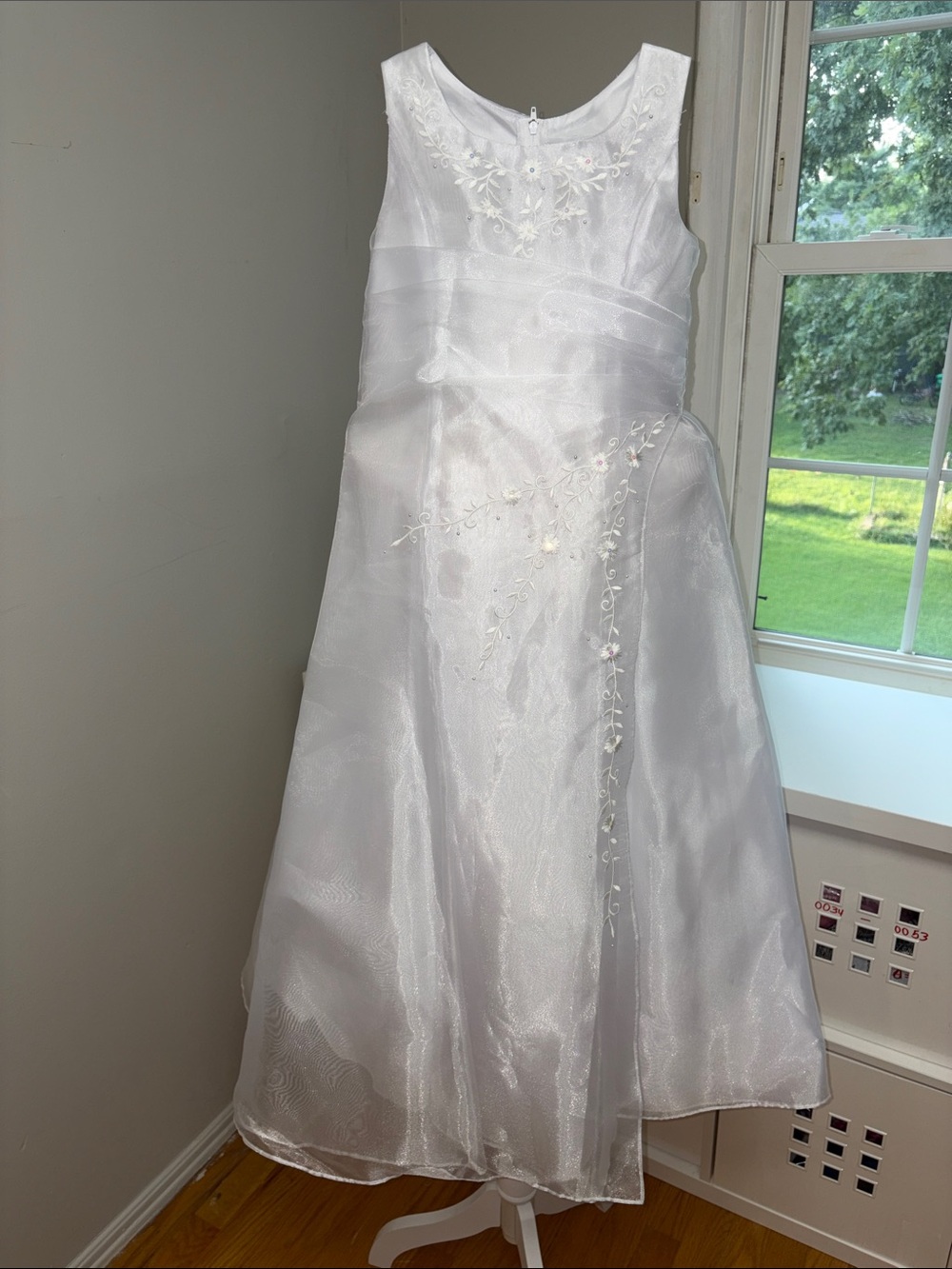 Huncho Girls White Flower Girl Communion Dress Size 10 NWOT